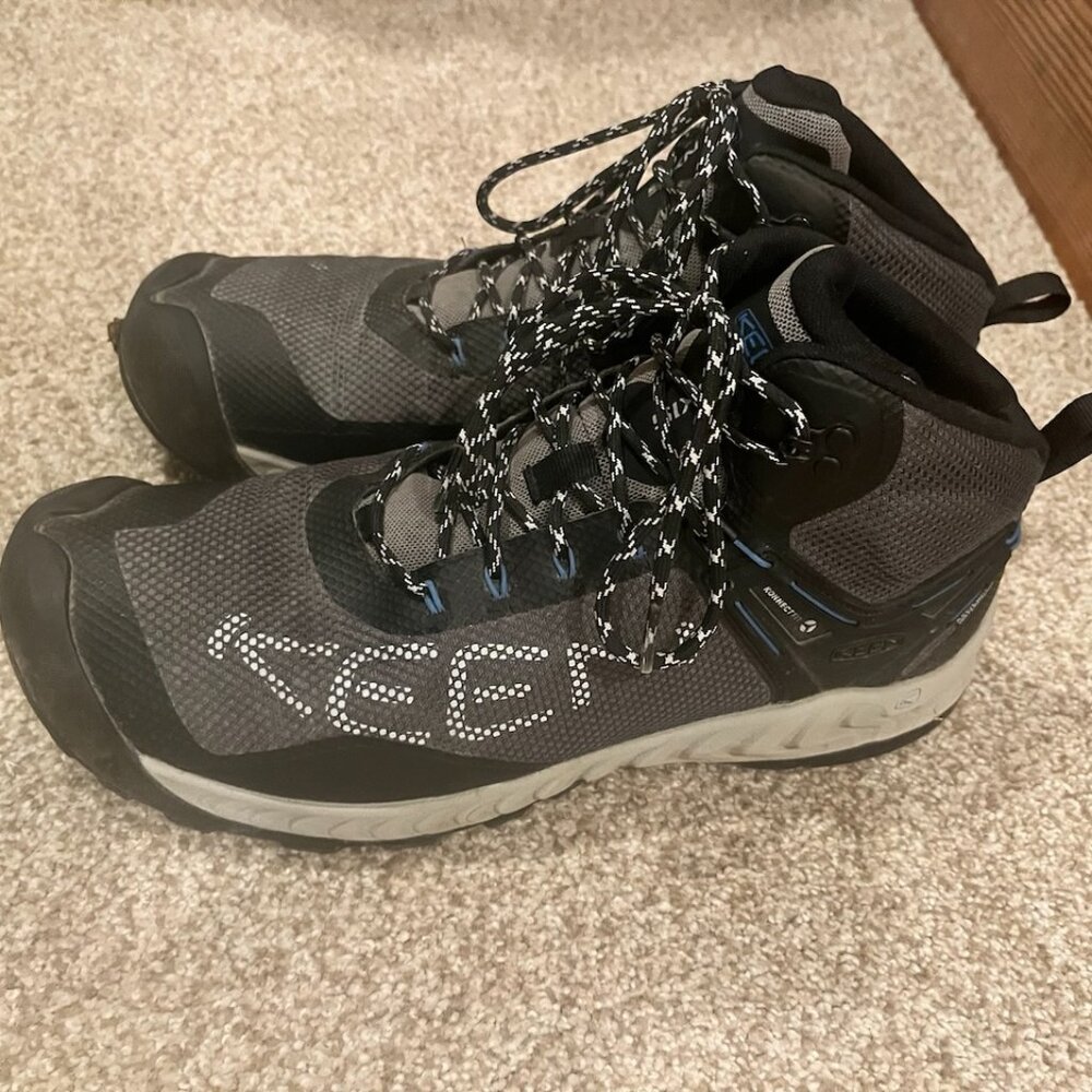 KEEN Men's Nxis Evo mid Height Waterproof Hiking Boot Men's 11